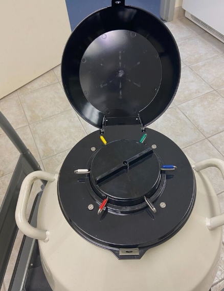 液氮罐頂部 液氮罐頂部